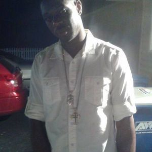 Meet your Posher, Averis